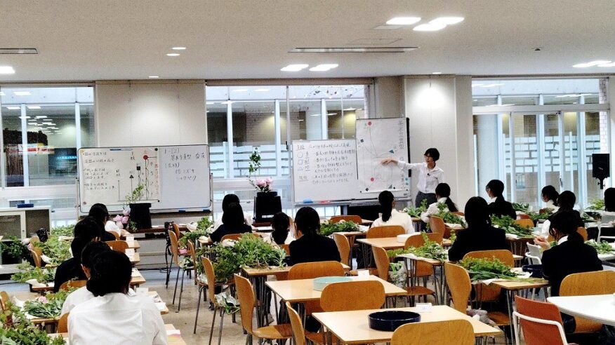 中学1年生 華道初回授業page-visual 中学1年生 華道初回授業ビジュアル